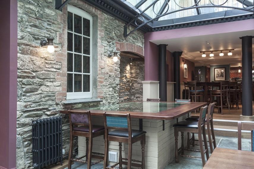 塔维斯托克 The Queen'S Head Wetherspoon酒店 外观 照片